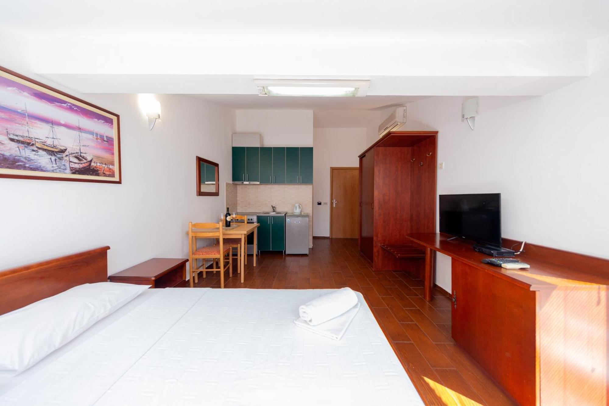 Sms Apartments Budva Cameră foto